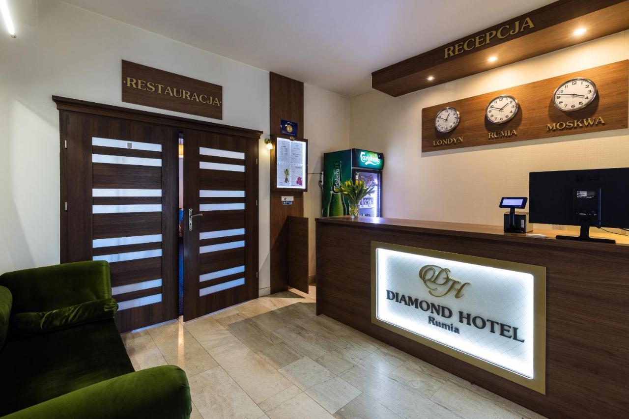 Hotel Diamond W Bialym Dworku Rumia Esterno foto